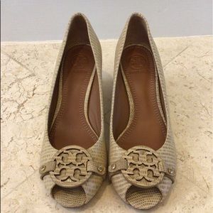 Size 6 Tory Burch mini miller open toe wedge